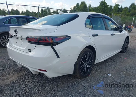 2021 Toyota Camry Se Awd z USA, uszkodzony, nr VIN 4T1T11BK7MU024885